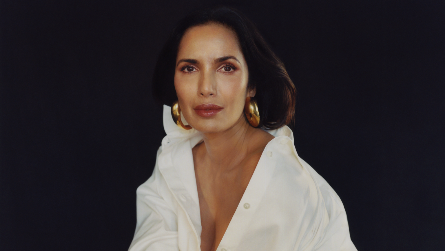padma lakshmi relève un défi culinaire intense sur cbs, mêlant créativité et passion pour la gastronomie.
