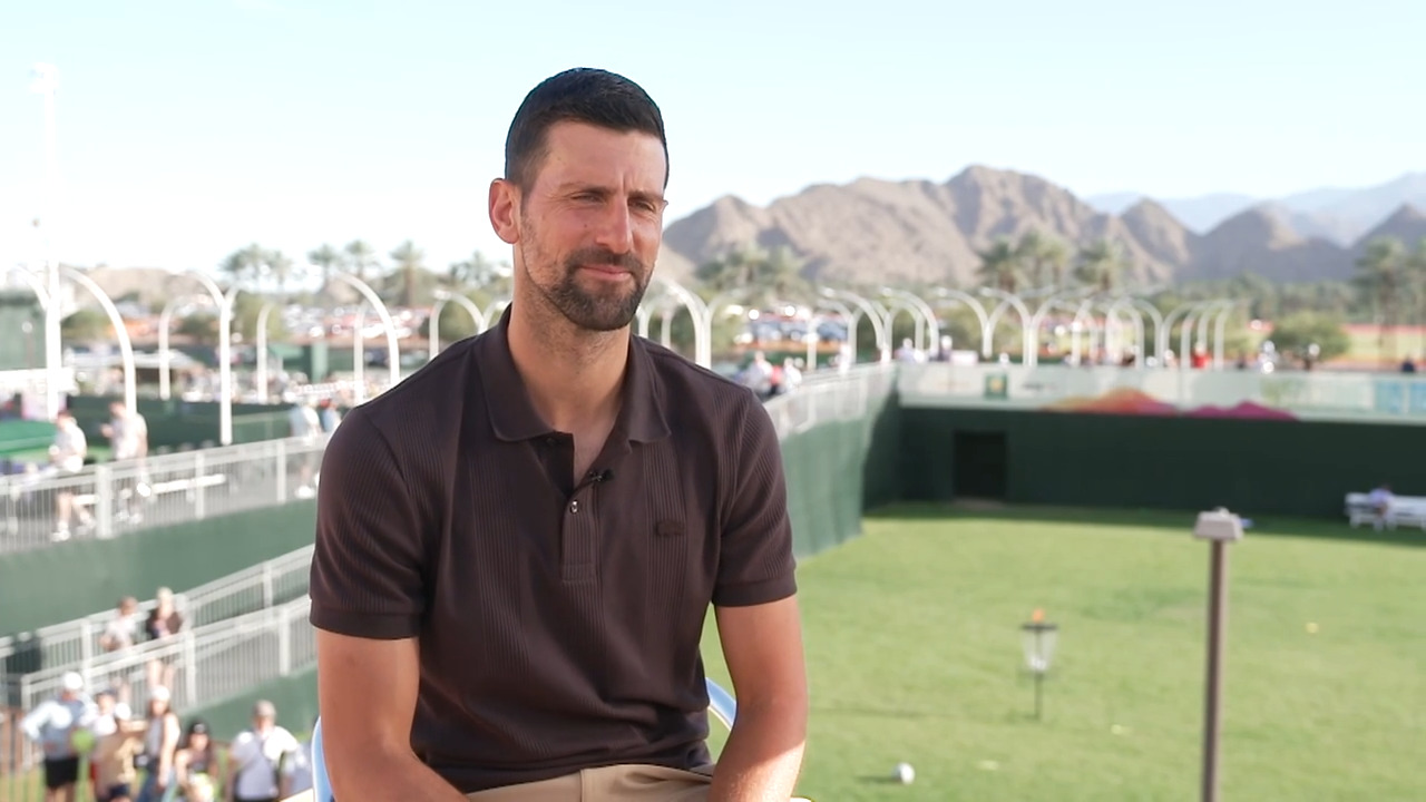 découvrez les réactions de tom brady, légende du football américain, qui commente les performances de novak djokovic. un échange inédit entre deux icônes du sport.