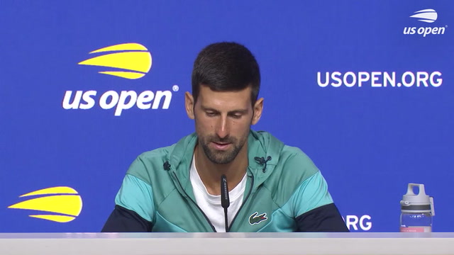 tom brady partage ses impressions sur novak djokovic en lien avec le football américain, offrant un point de vue unique sur le célèbre joueur de tennis.
